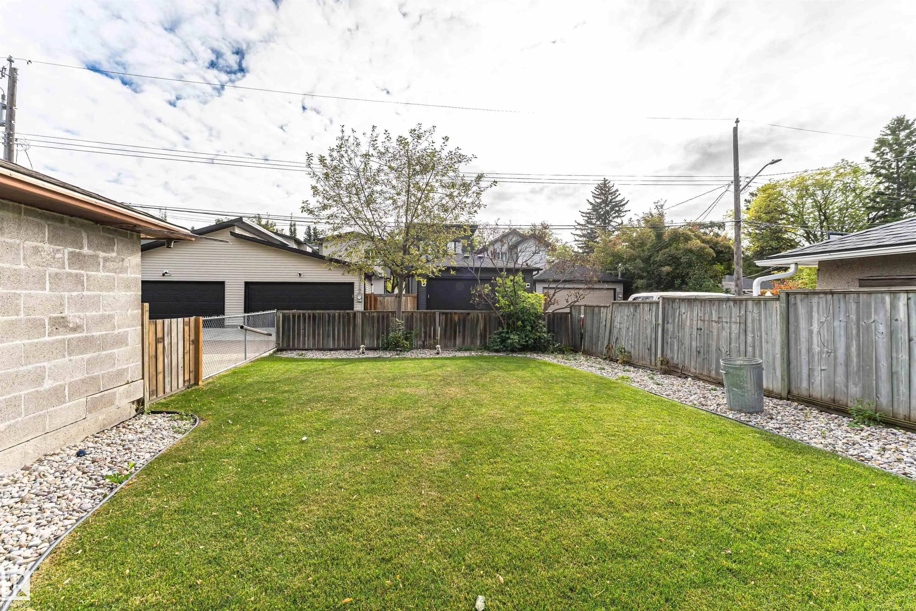 10807 136 Street