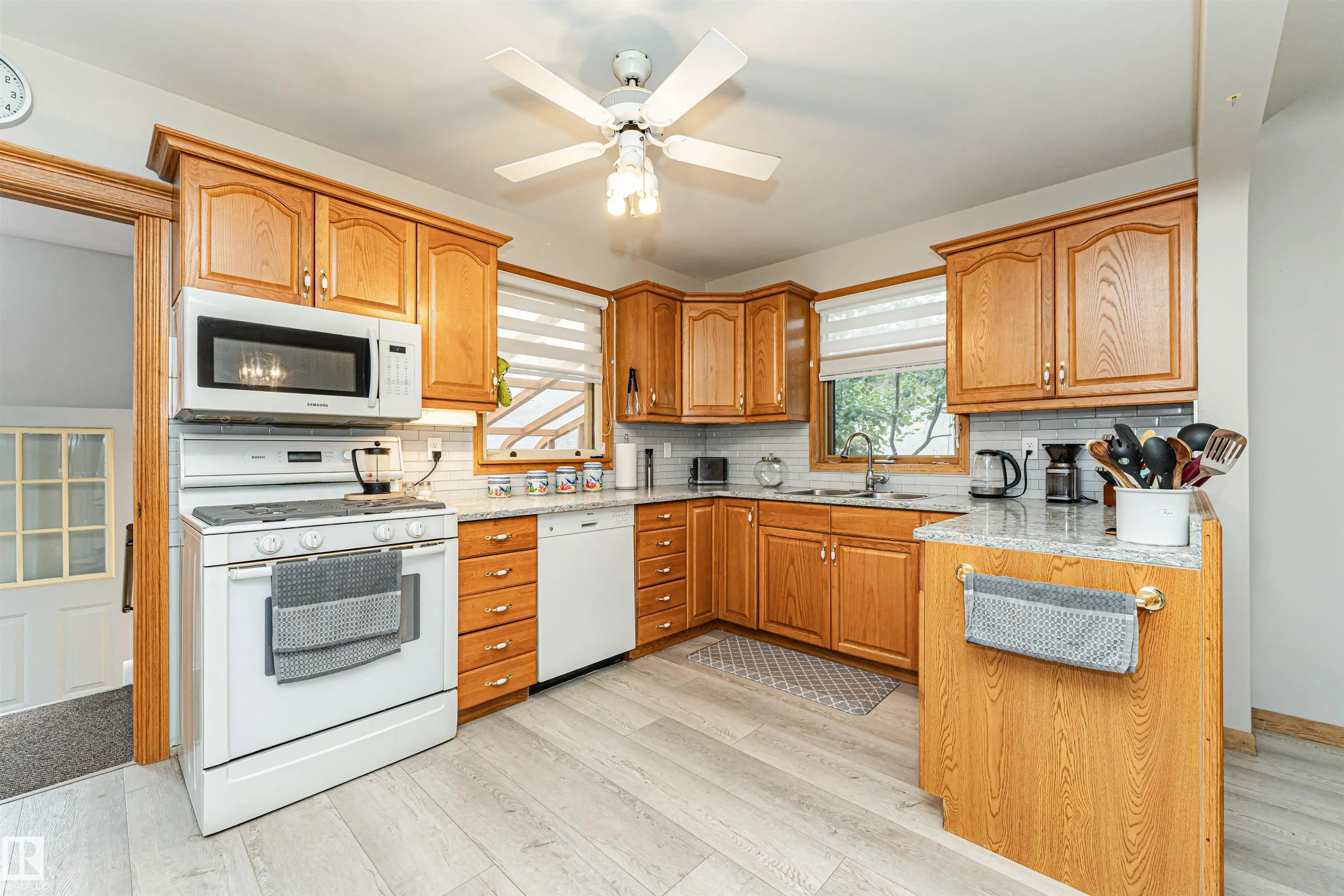 10807 136 Street