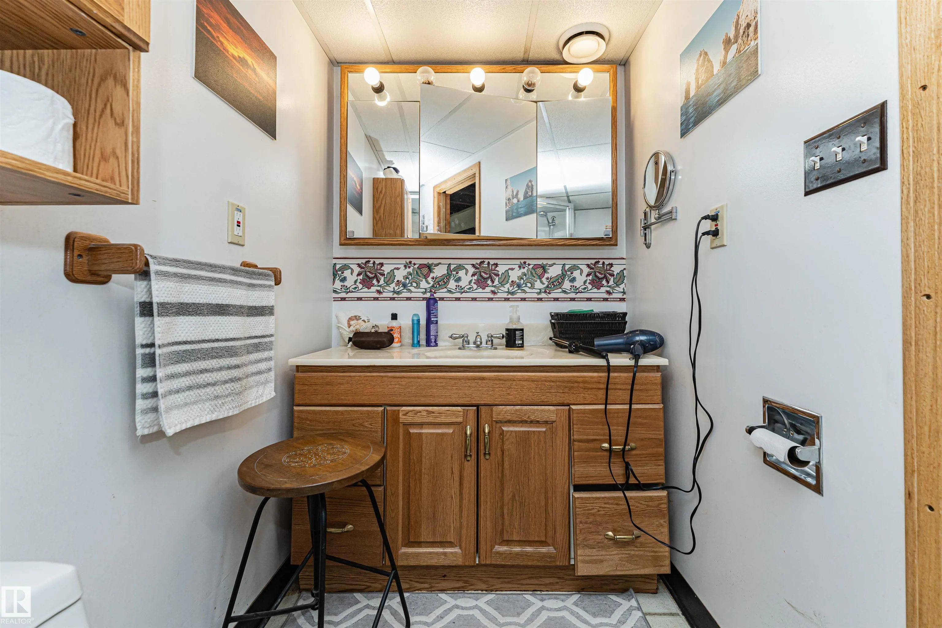 10807 136 Street
