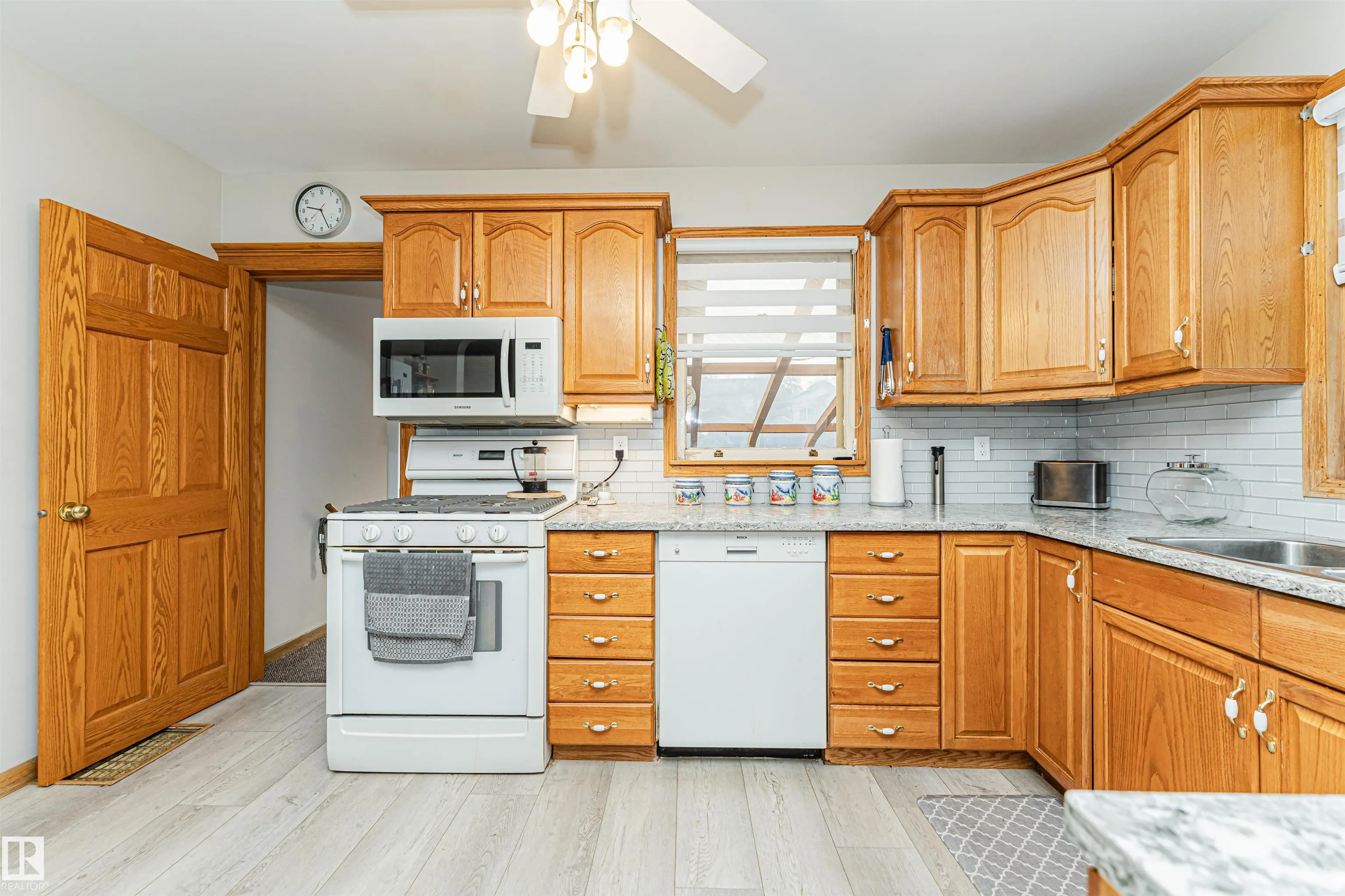 10807 136 Street