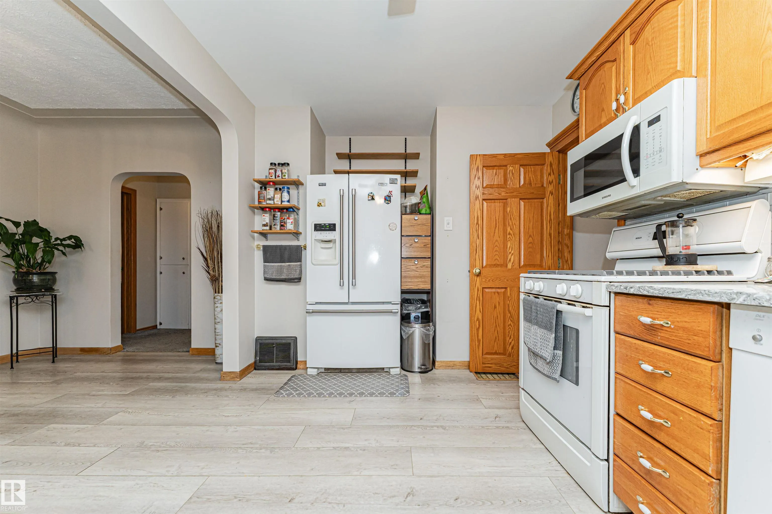 10807 136 Street