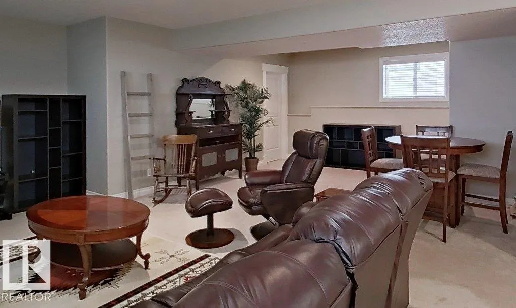 86 LINKSVIEW Drive