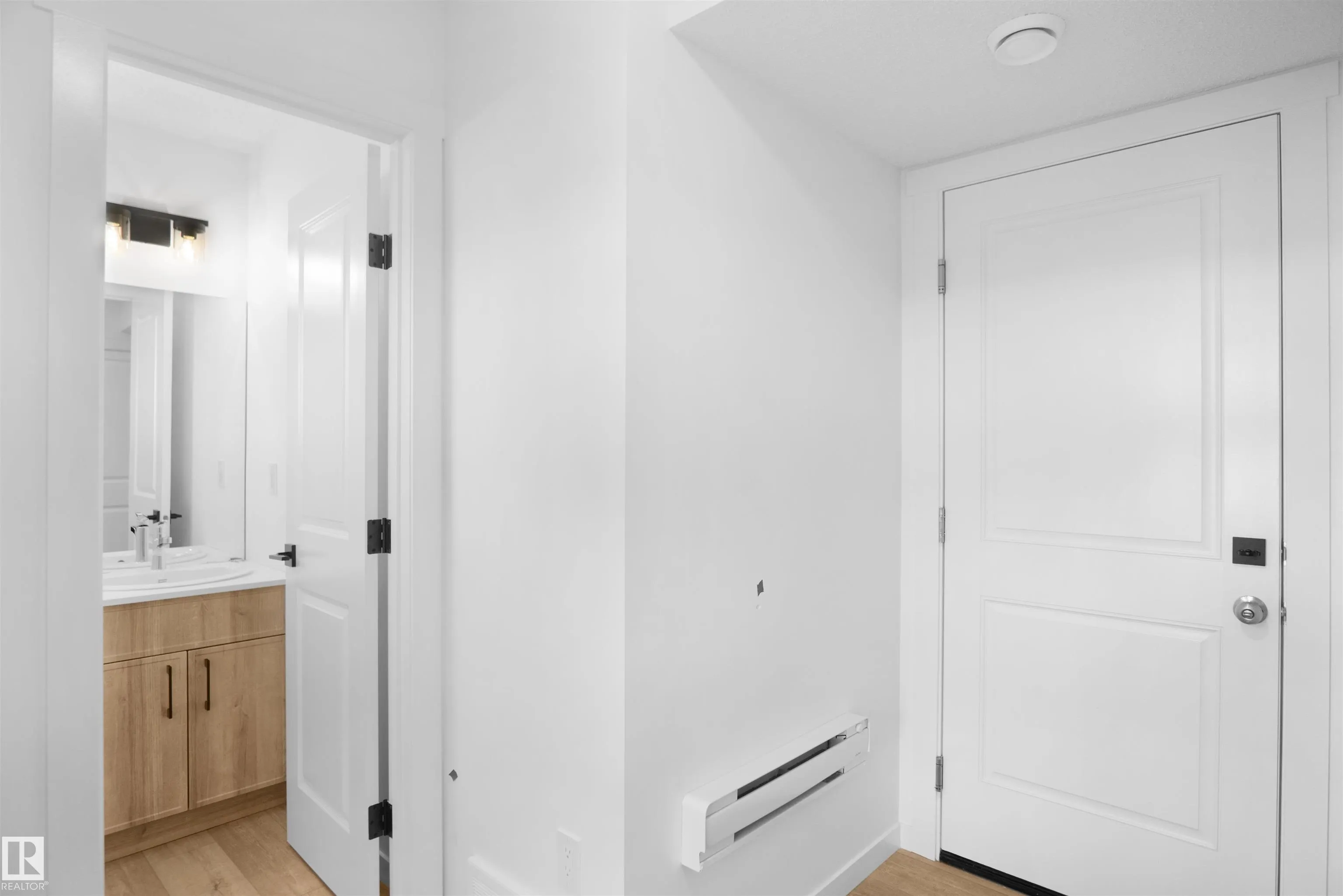 9 Edgewater Close