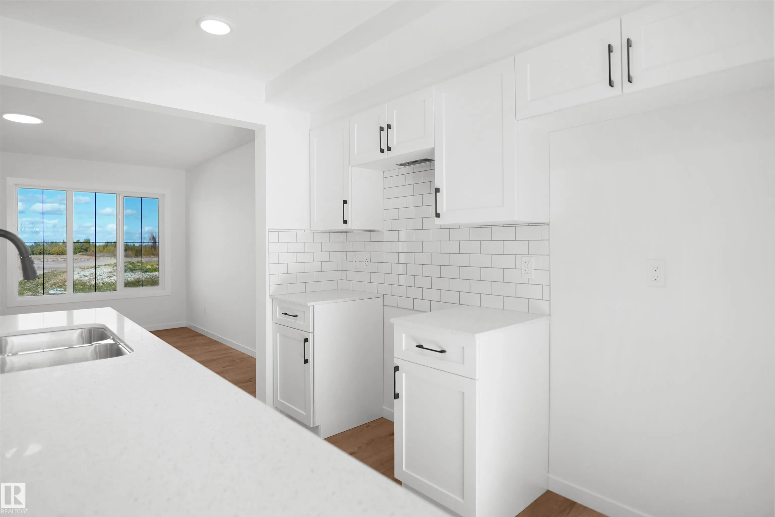 3 Edgewater Close