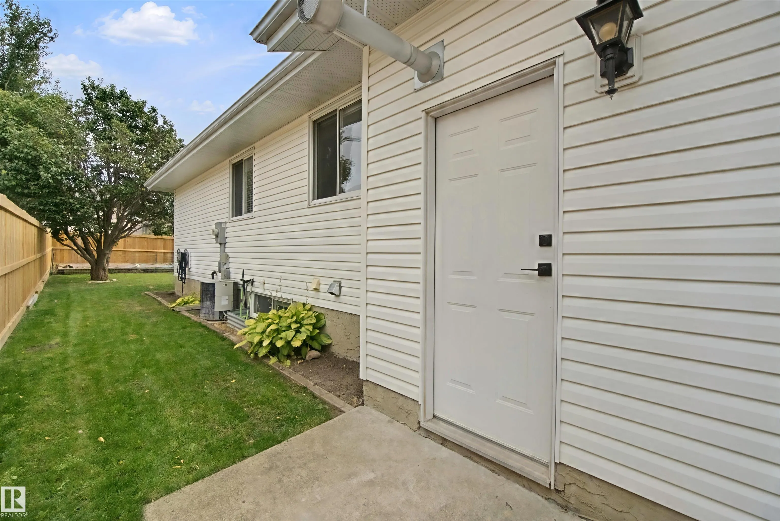 46 GUENETTE Crescent