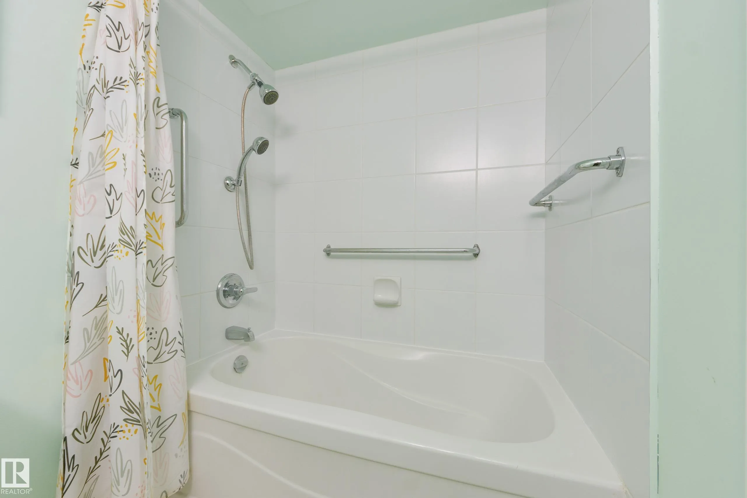 10135 SASKATCHEWAN Drive