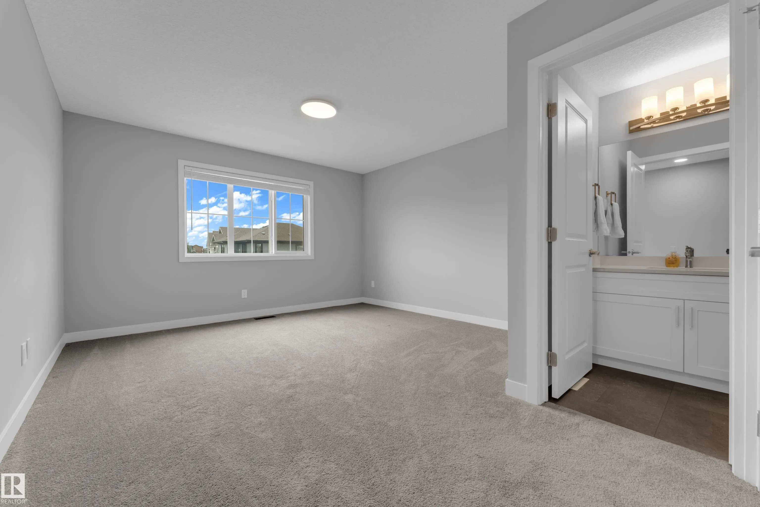 603 ORCHARDS Boulevard