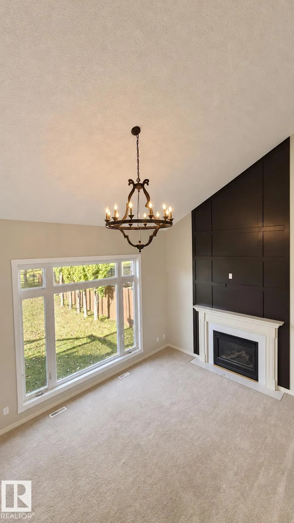 125 Coloniale Way