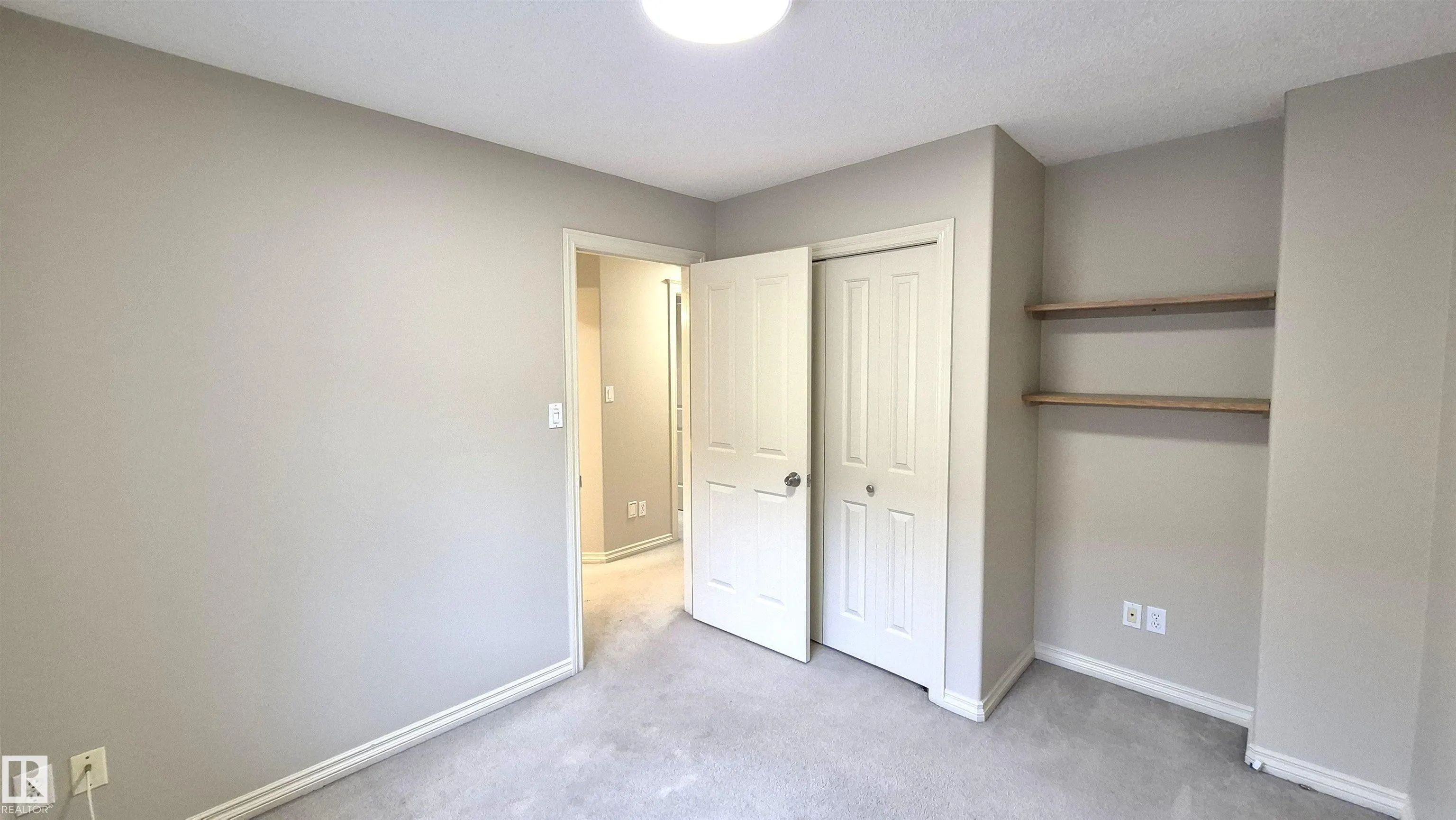 125 Coloniale Way