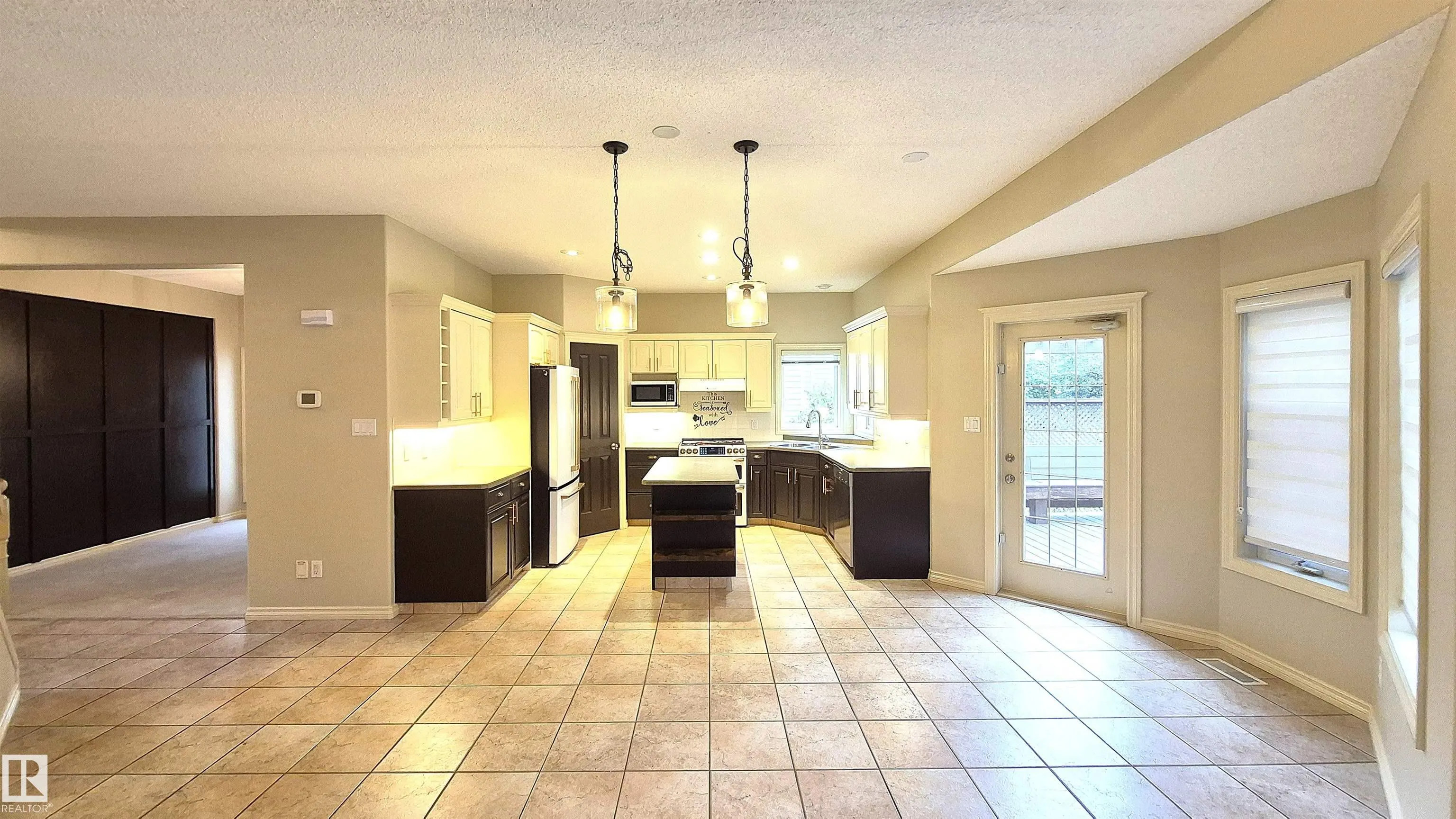 125 Coloniale Way