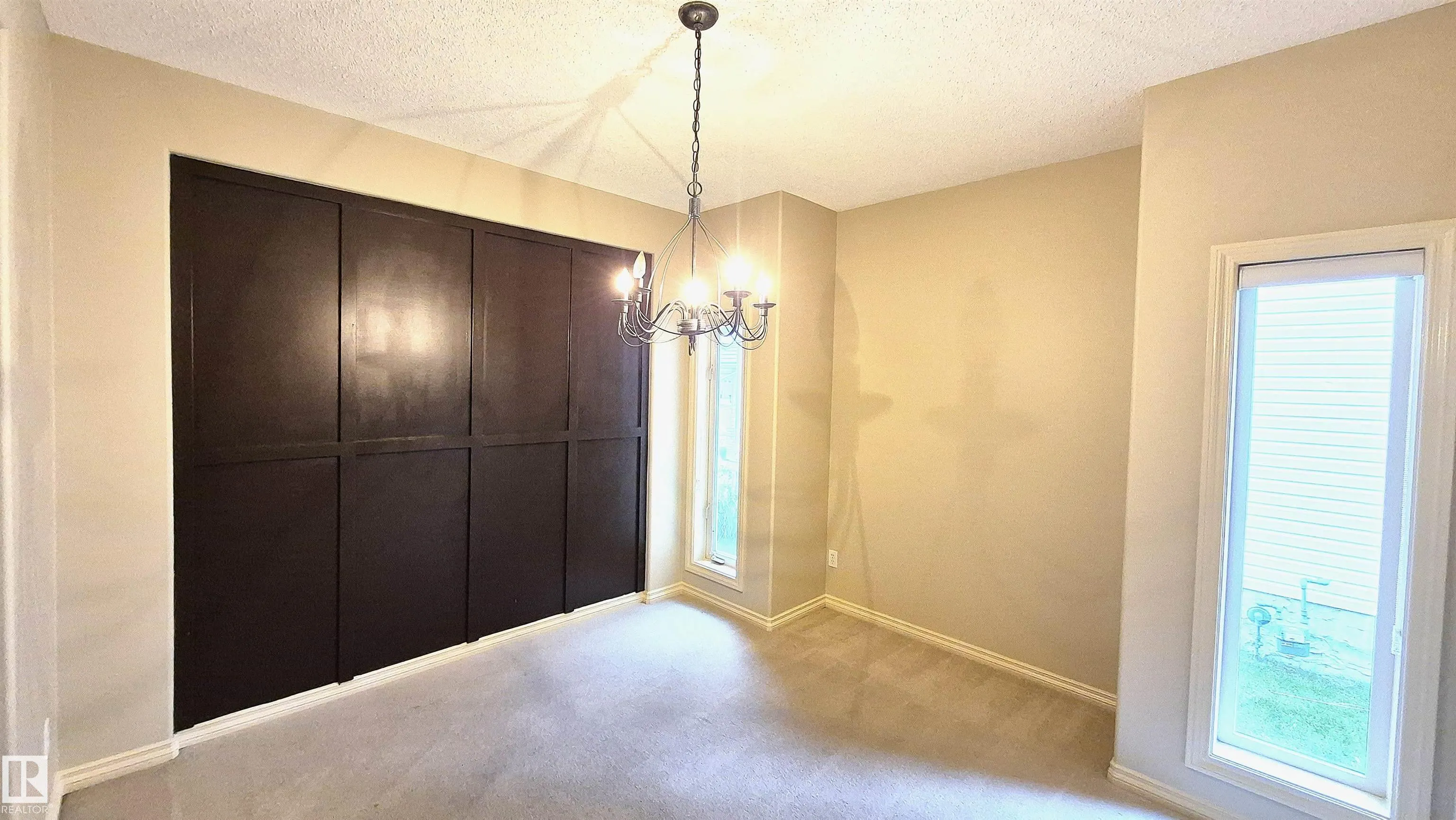 125 Coloniale Way