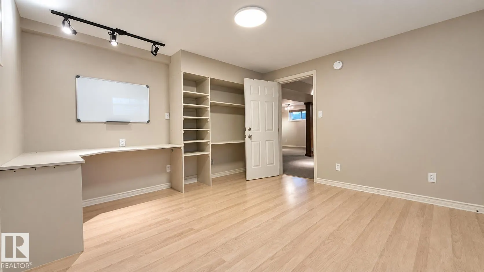 125 Coloniale Way
