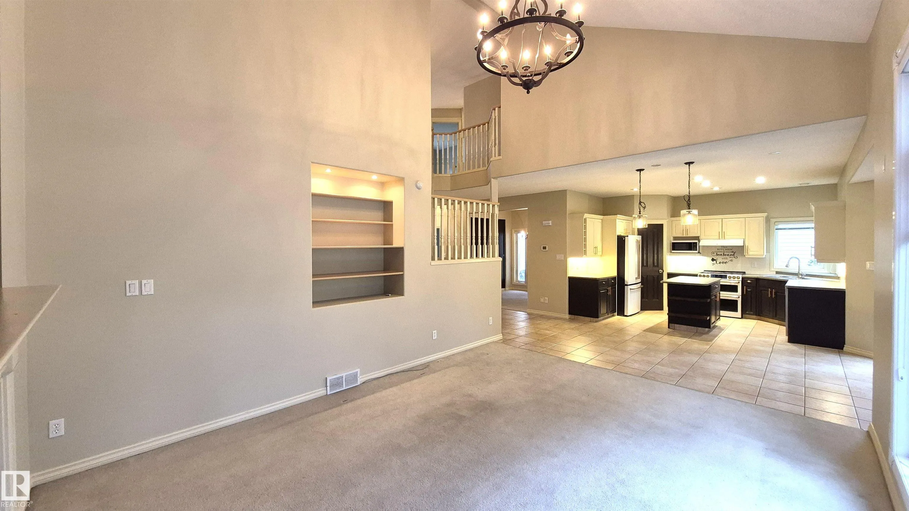 125 Coloniale Way