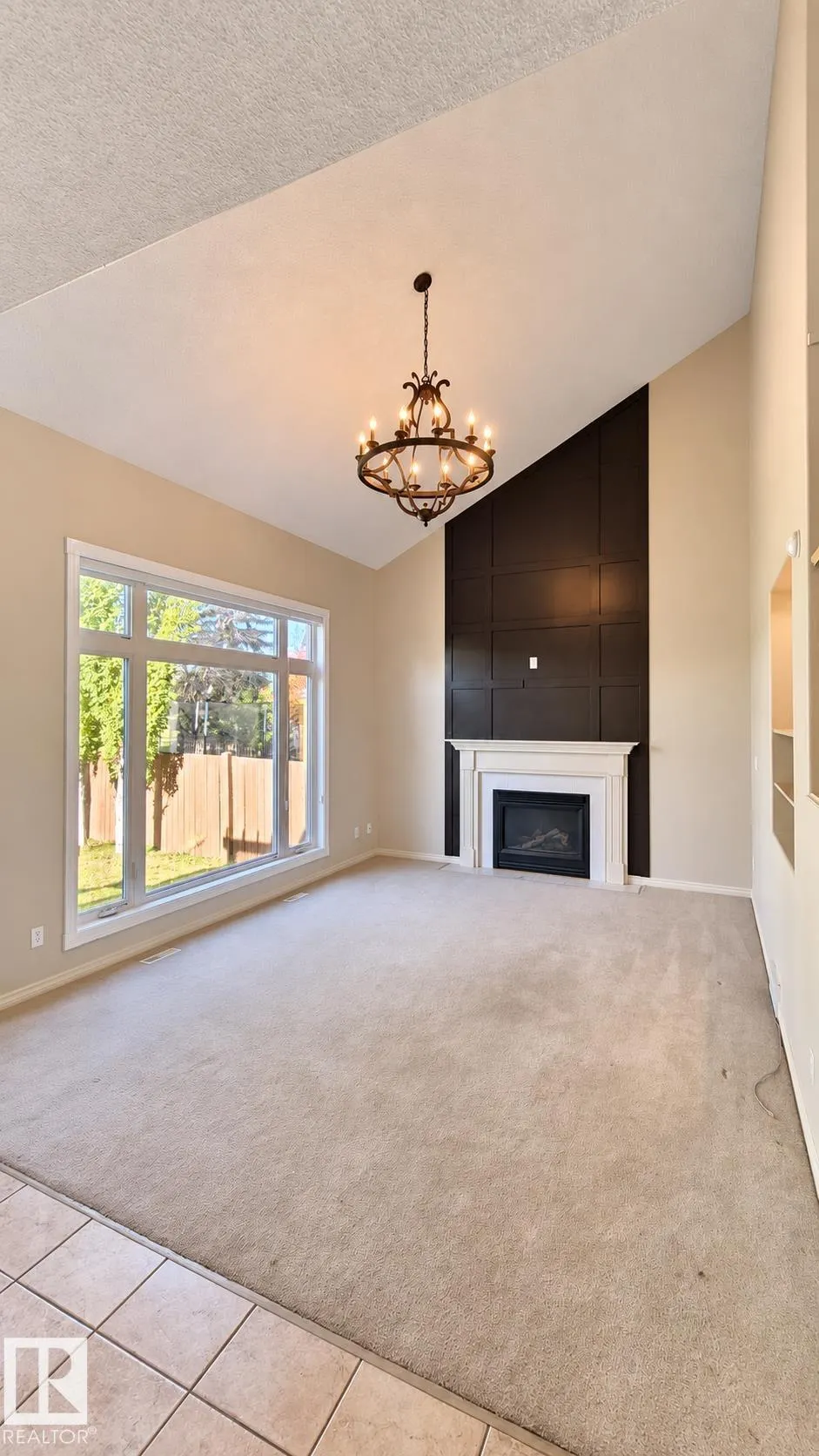 125 Coloniale Way