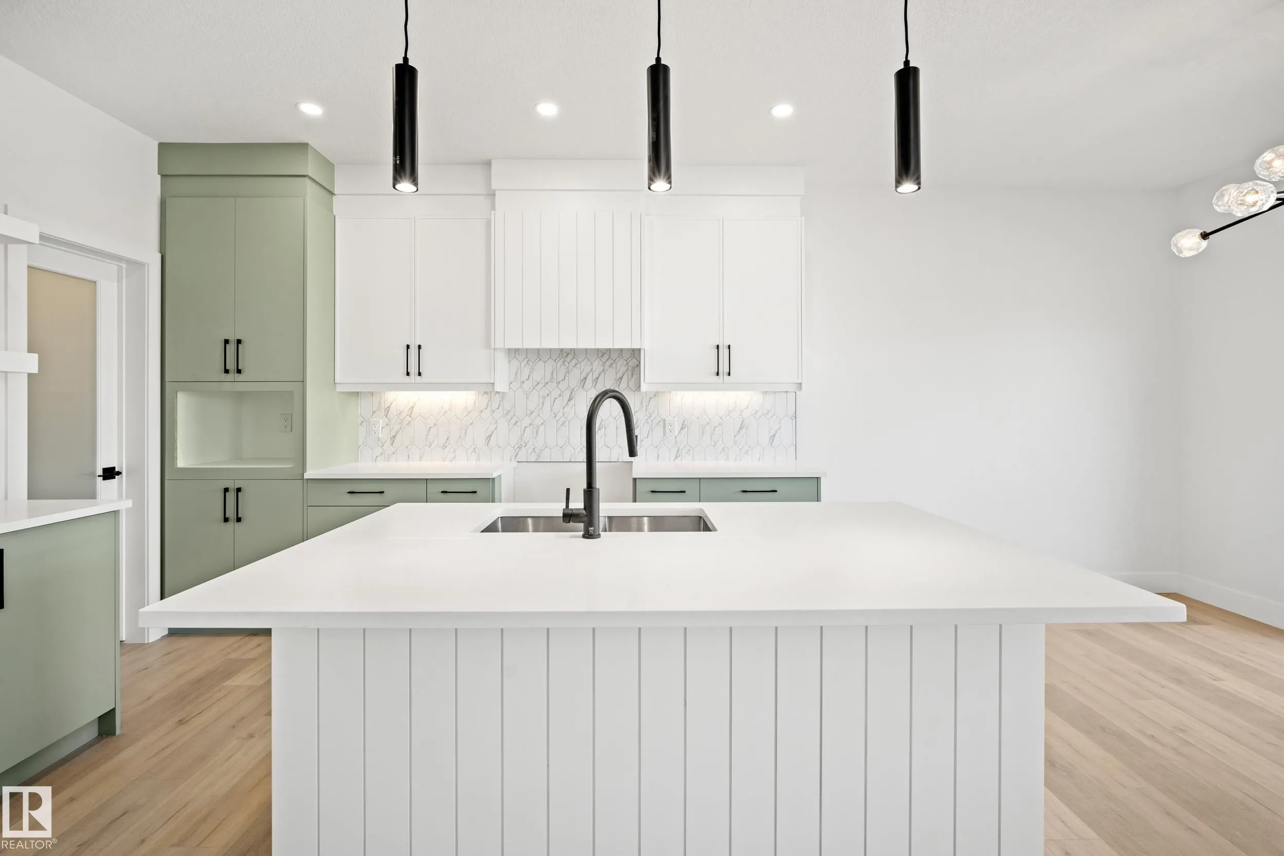 370 Liden Loop