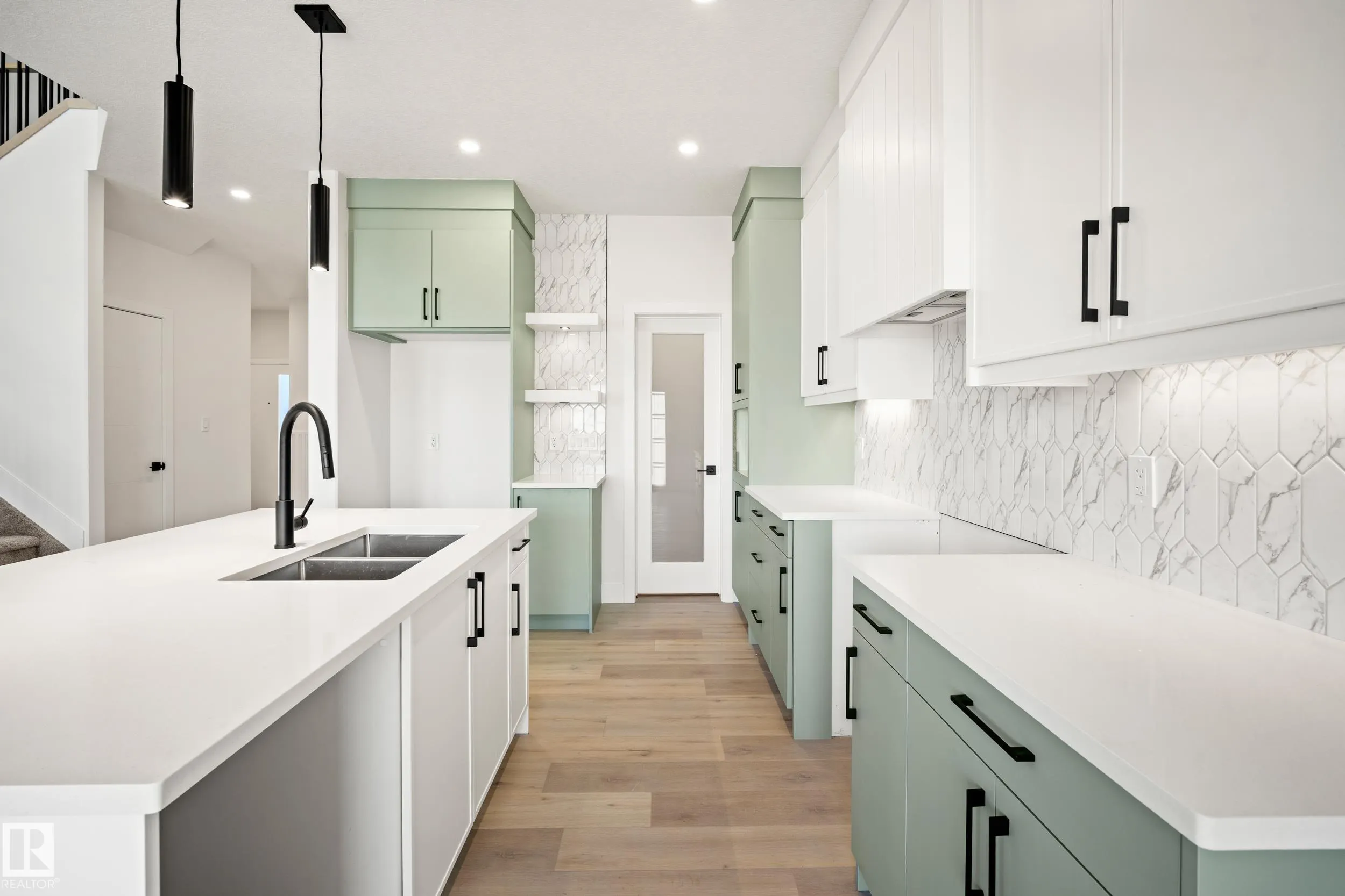 370 Liden Loop