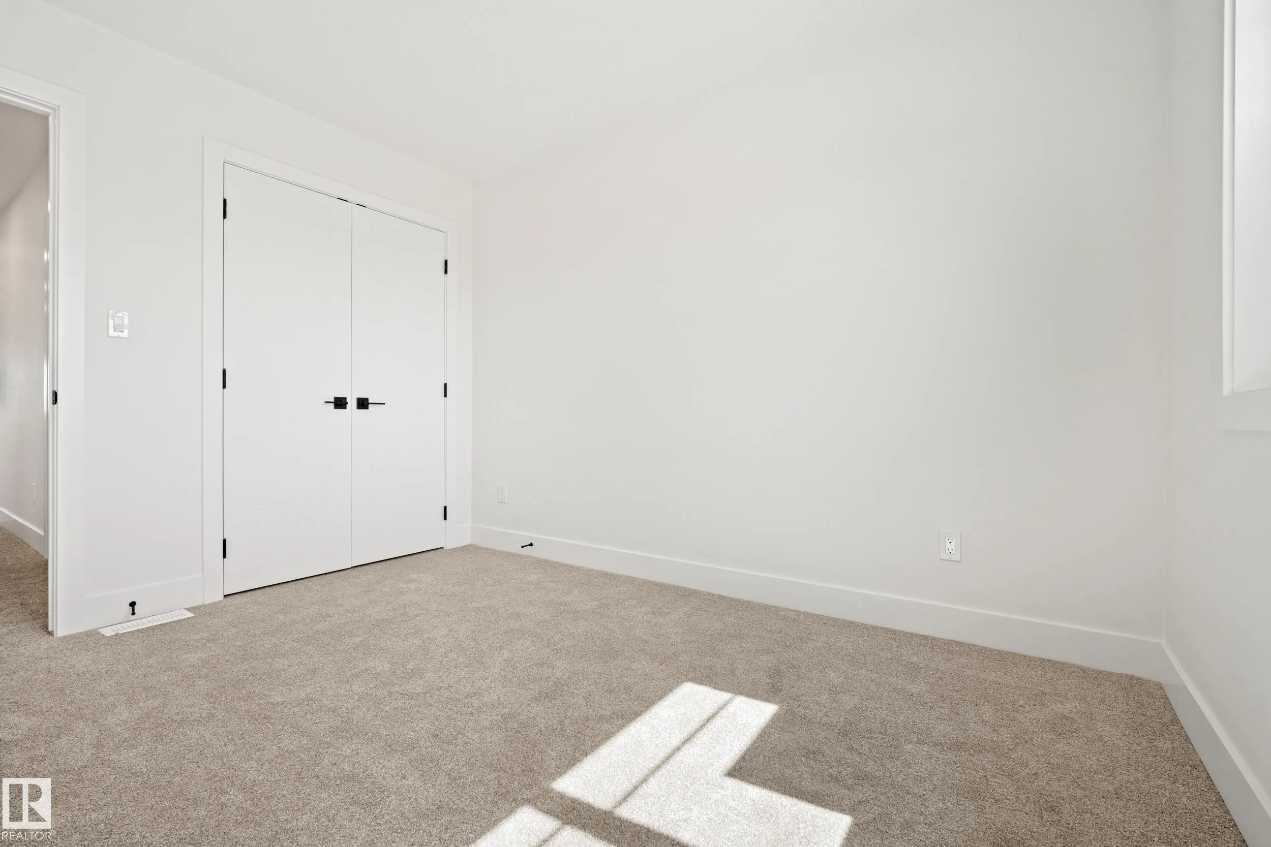 370 Liden Loop