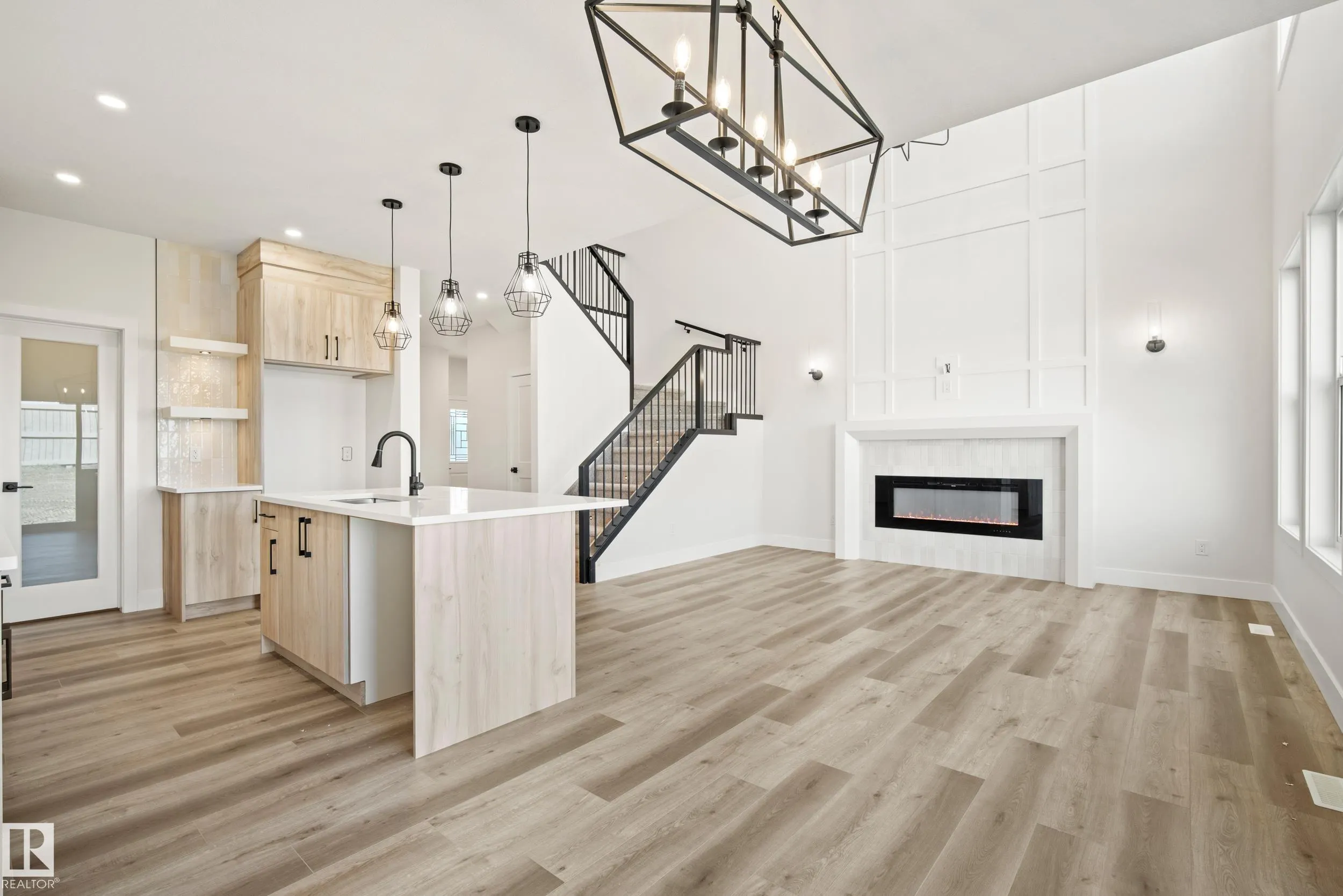 370 Liden Loop