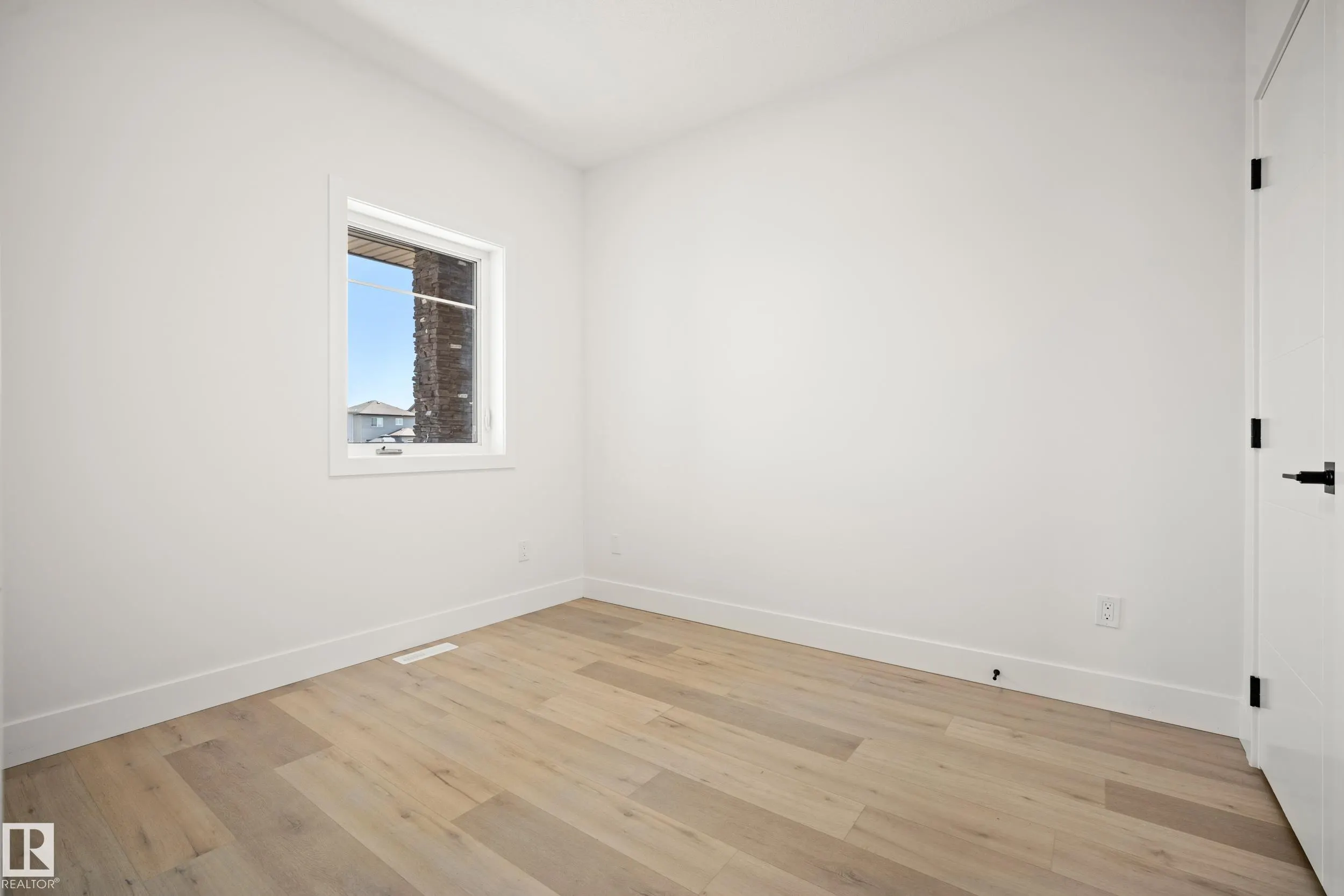 370 Liden Loop