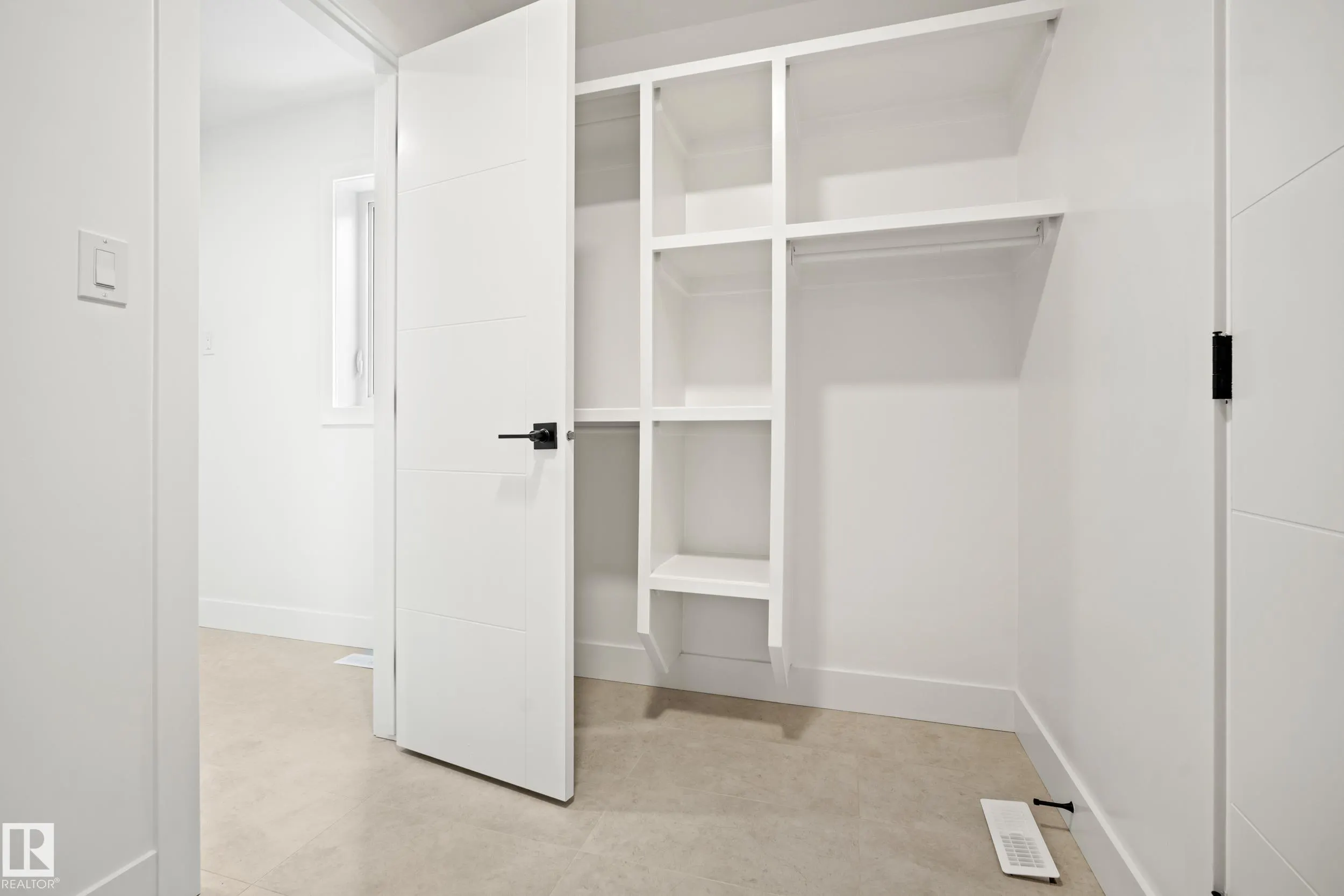 370 Liden Loop