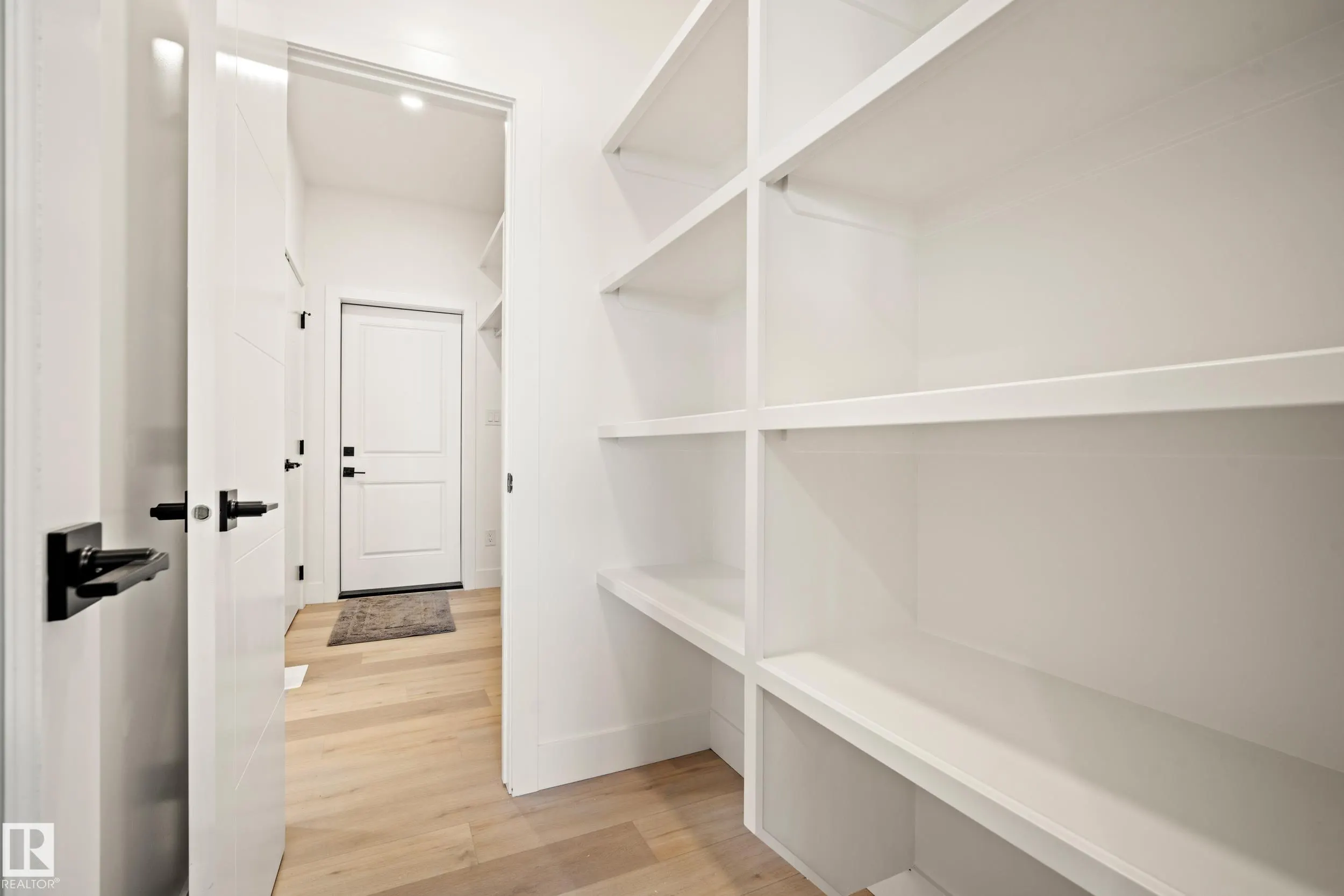 370 Liden Loop