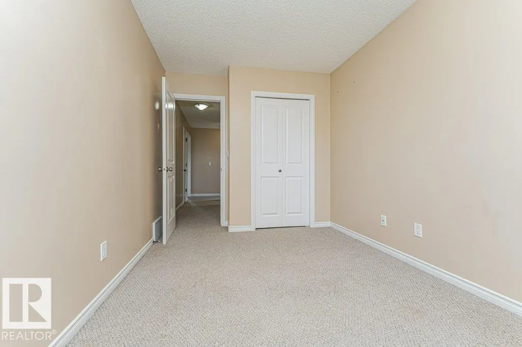 15 WOODSMERE Close