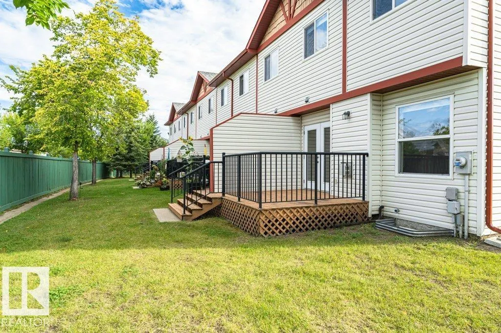15 WOODSMERE Close