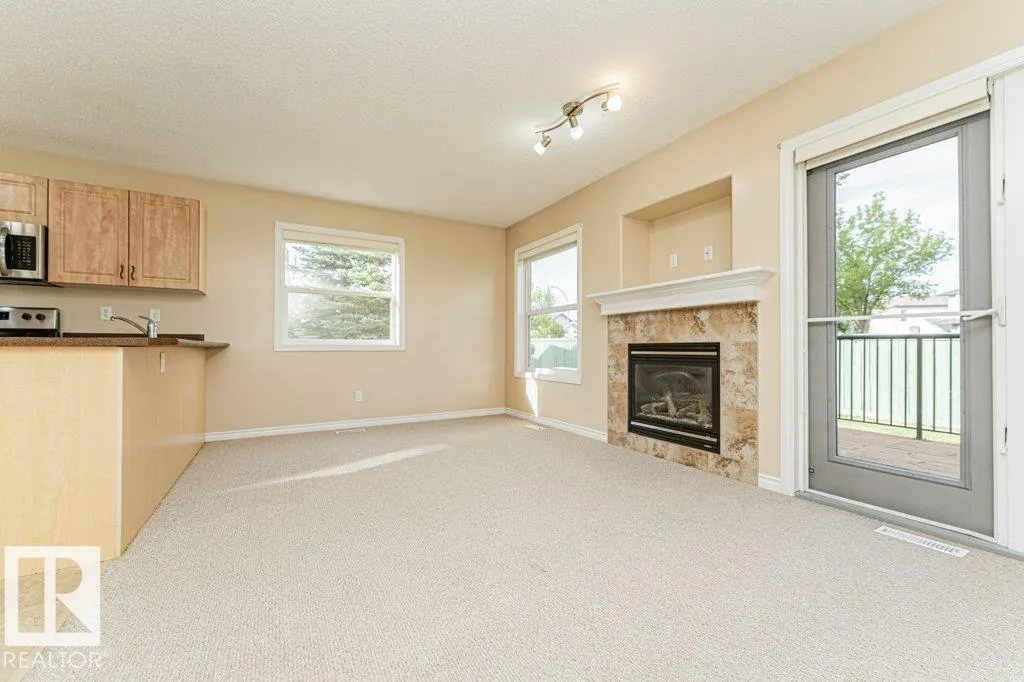 15 WOODSMERE Close