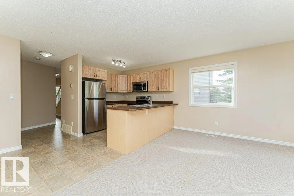 15 WOODSMERE Close