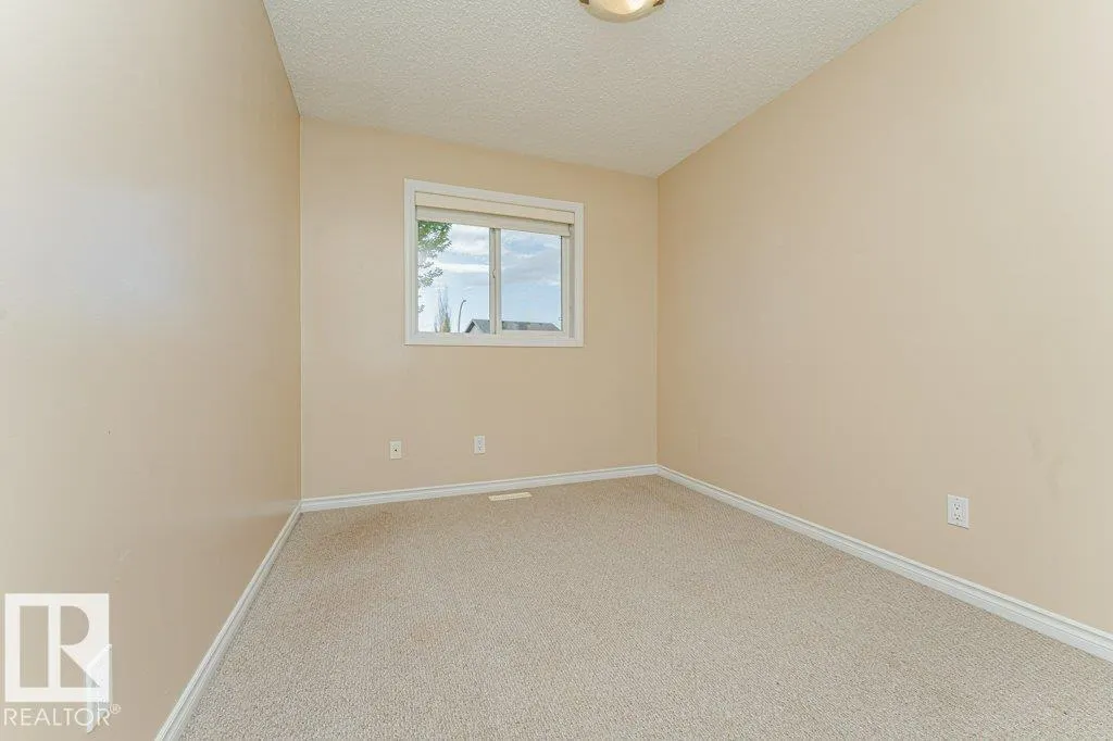 15 WOODSMERE Close