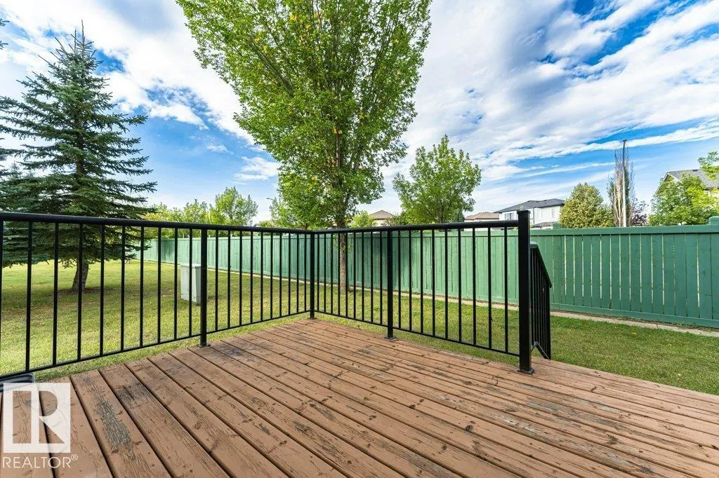 15 WOODSMERE Close