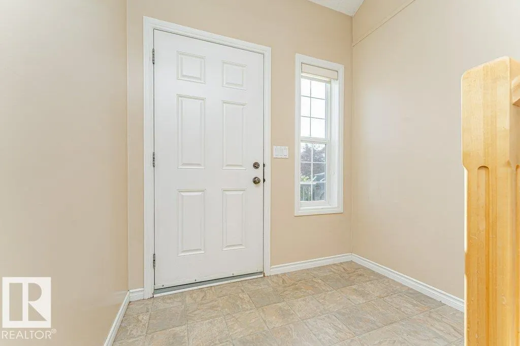15 WOODSMERE Close