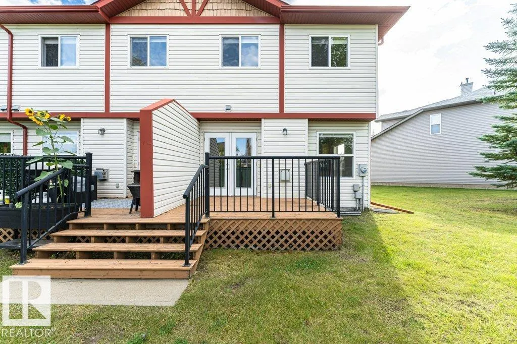 15 WOODSMERE Close
