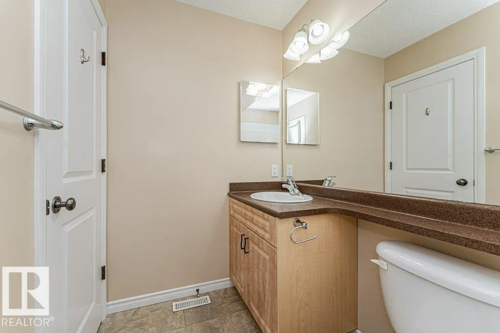 15 WOODSMERE Close