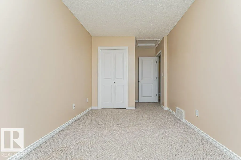 15 WOODSMERE Close