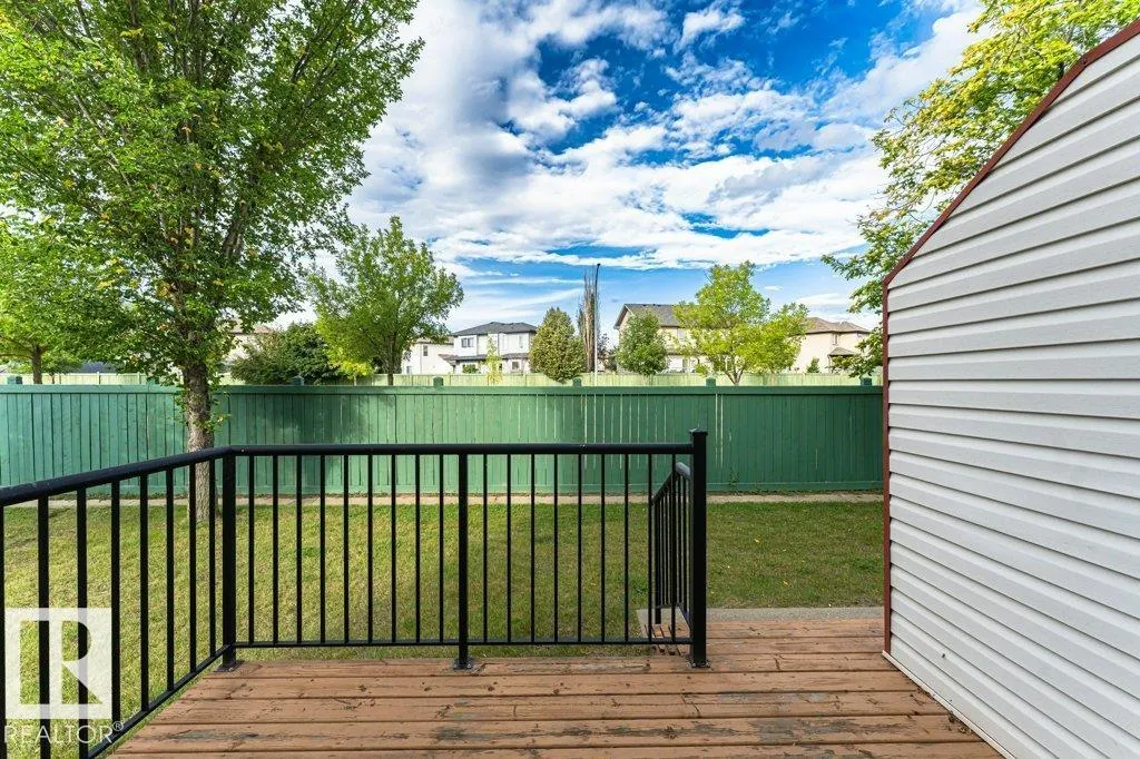 15 WOODSMERE Close