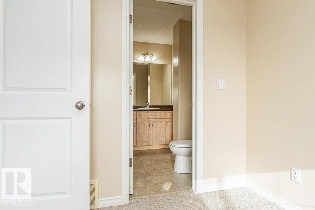 15 WOODSMERE Close