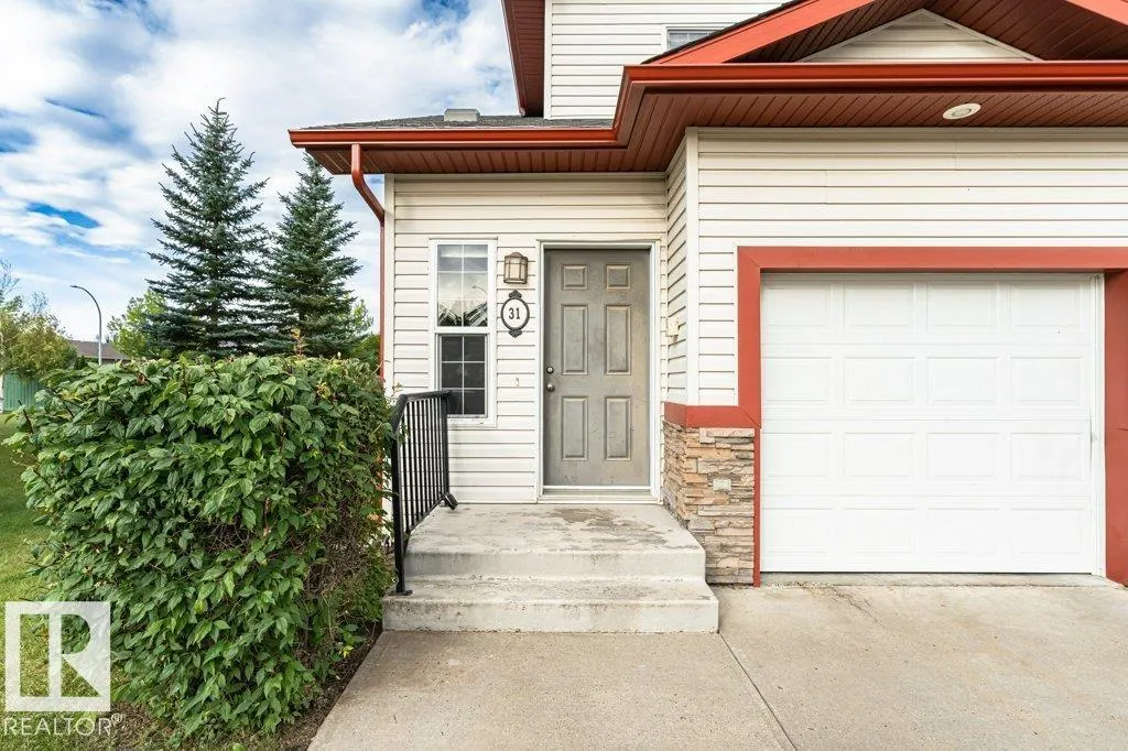15 WOODSMERE Close