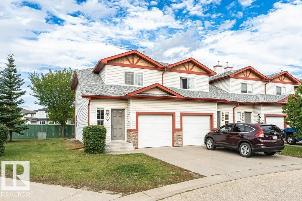 15 WOODSMERE Close