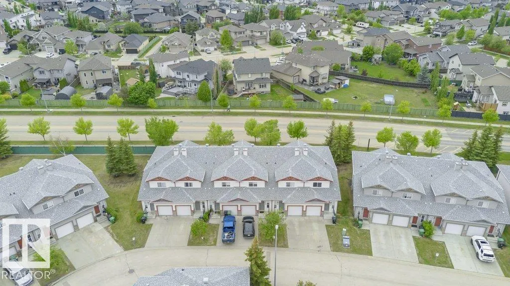 15 WOODSMERE Close