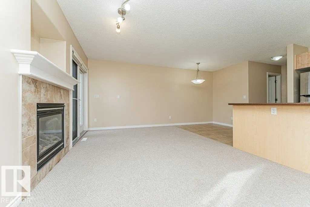 15 WOODSMERE Close