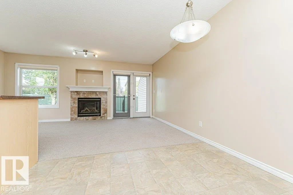 15 WOODSMERE Close