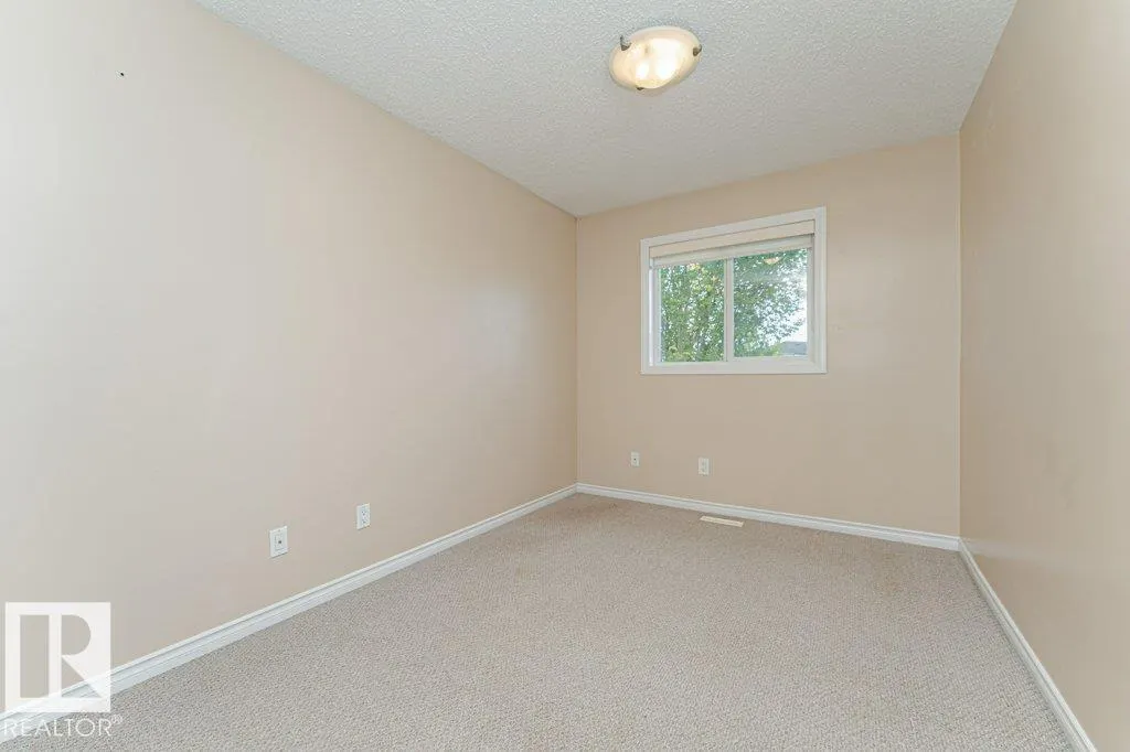 15 WOODSMERE Close