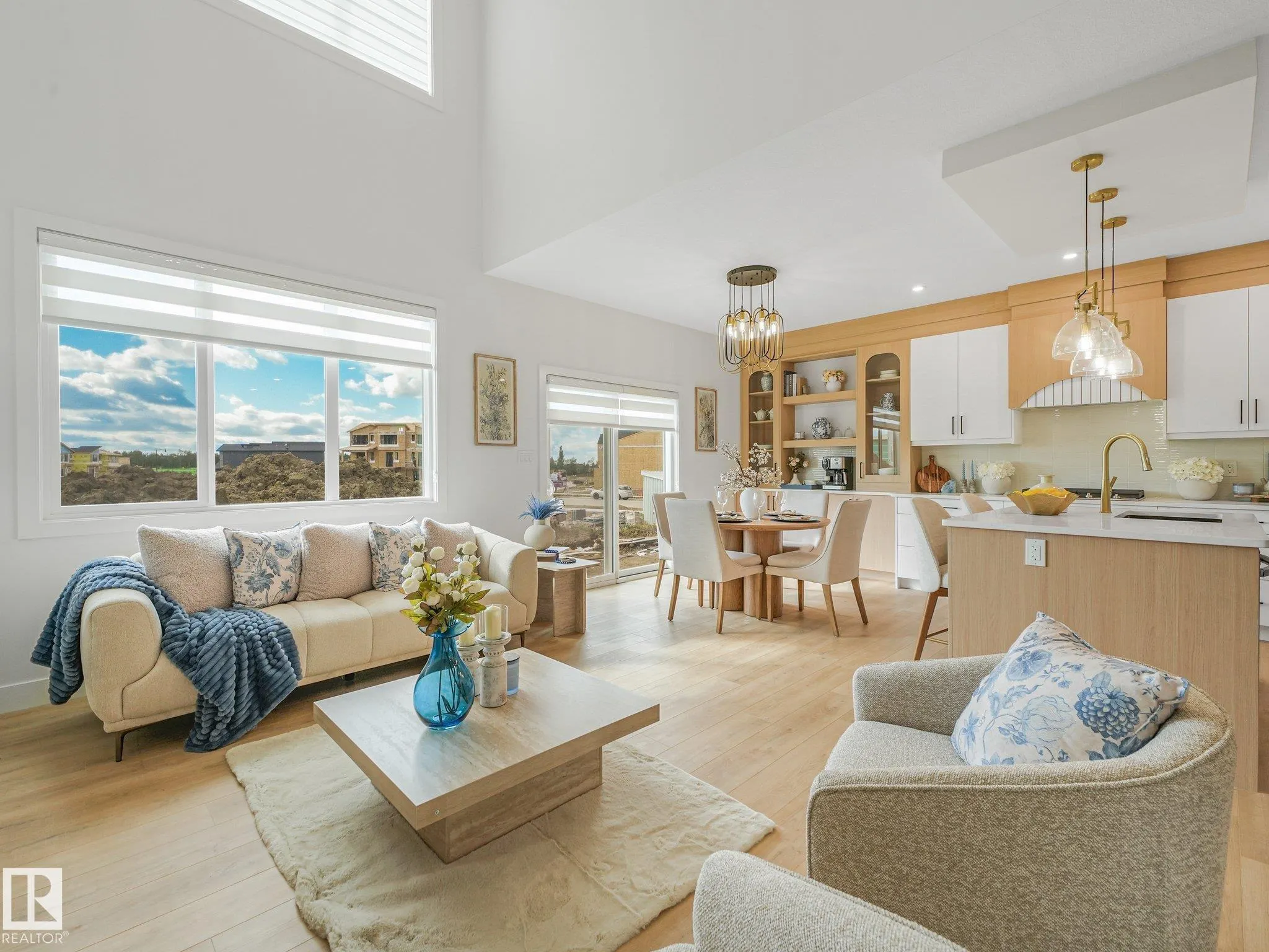 102 Ravenshire Wynd