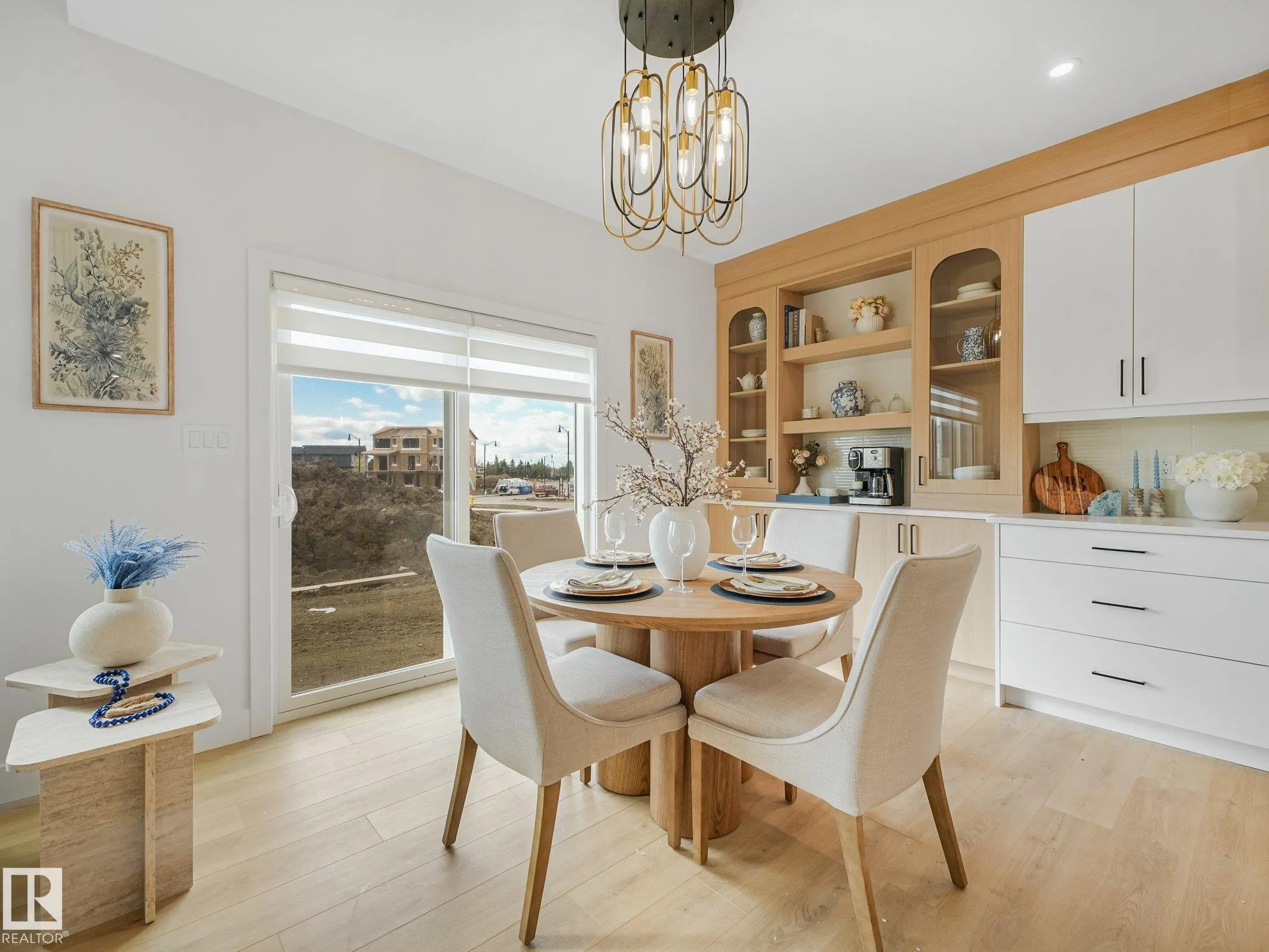 102 Ravenshire Wynd