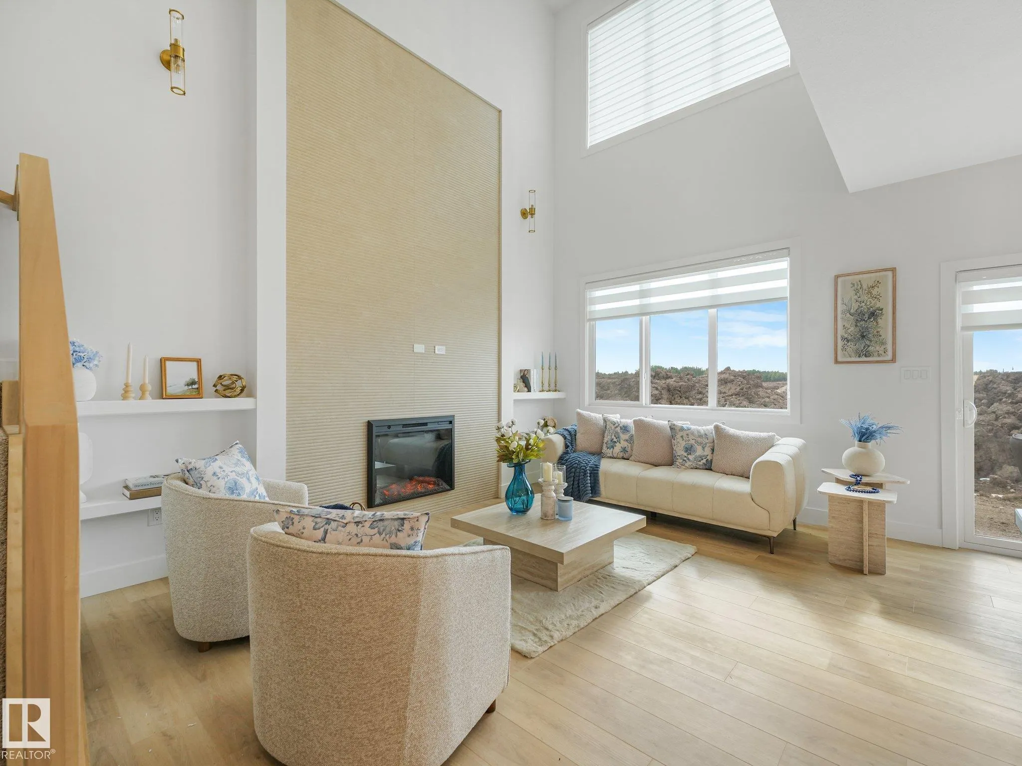 102 Ravenshire Wynd
