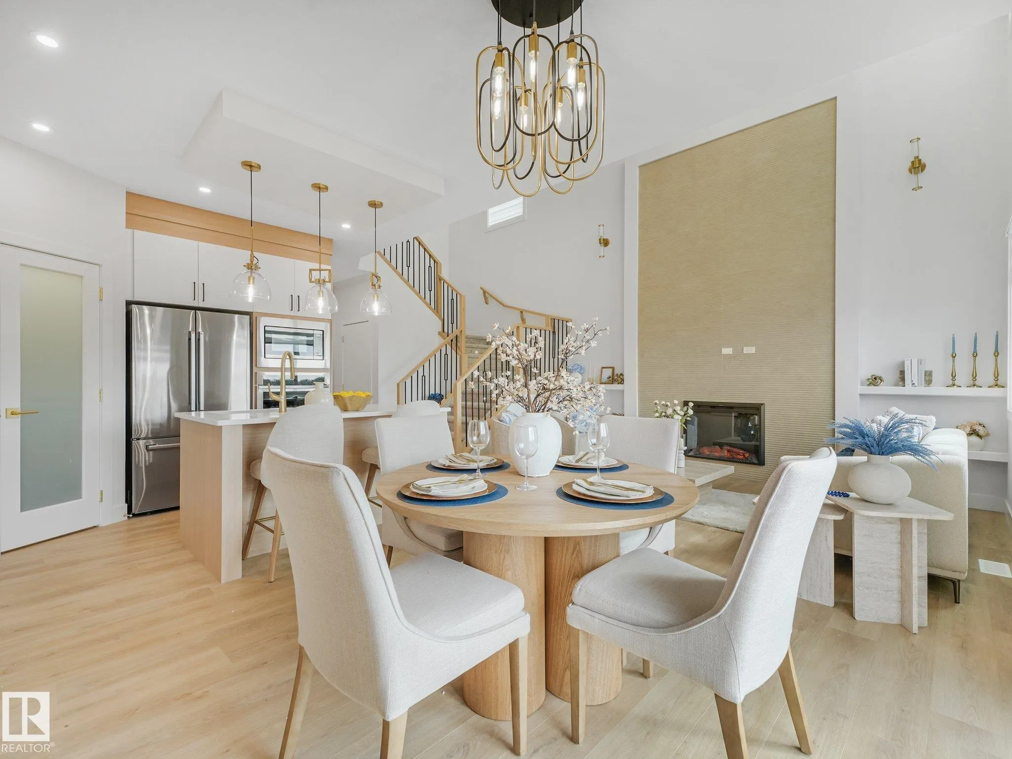 102 Ravenshire Wynd