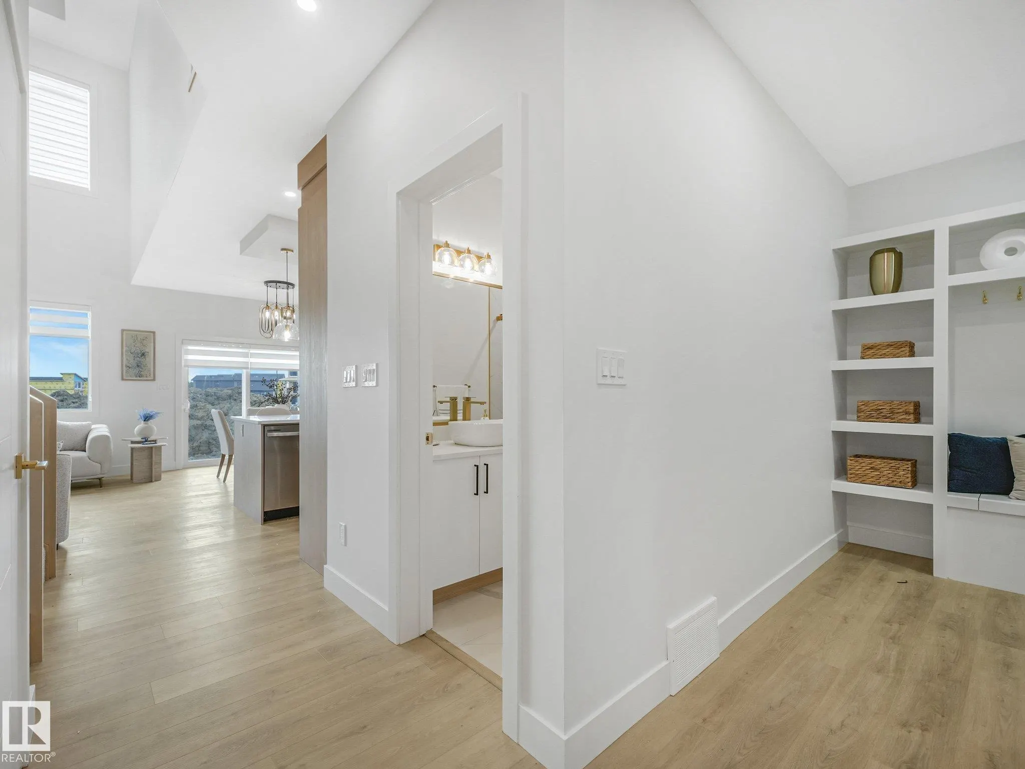 102 Ravenshire Wynd