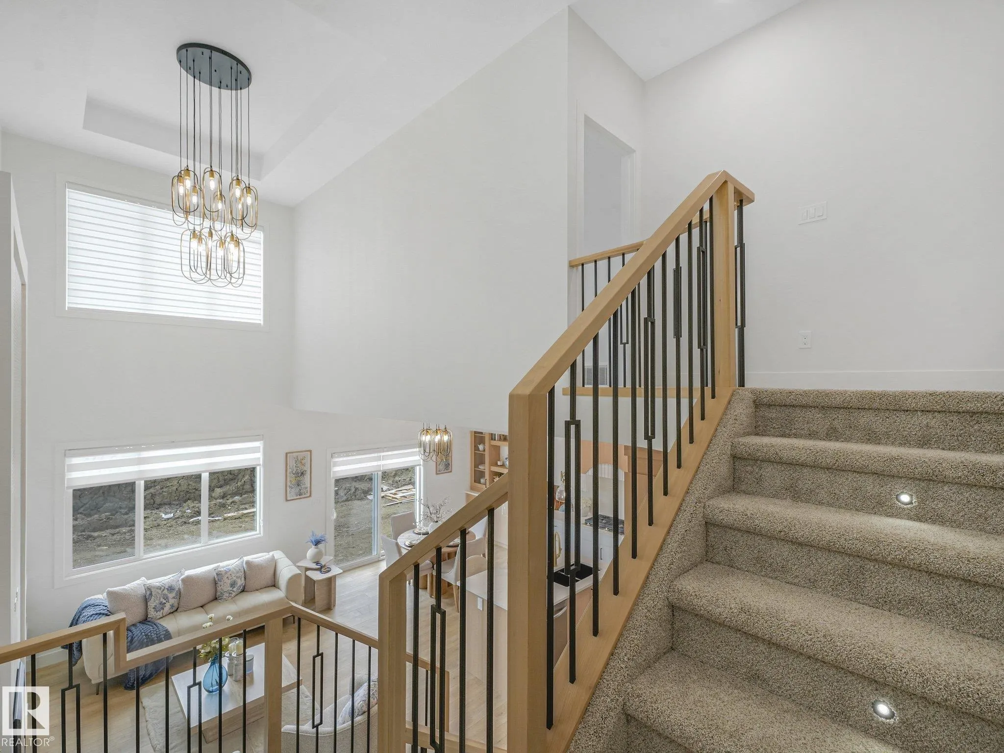 102 Ravenshire Wynd