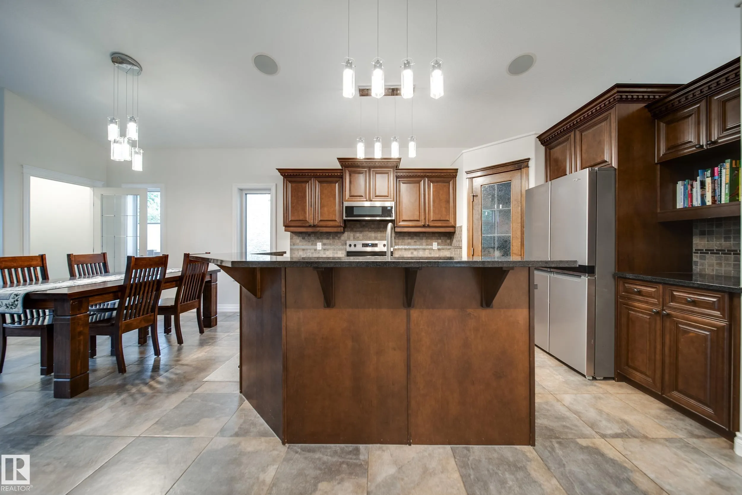 2410 WARRY Place